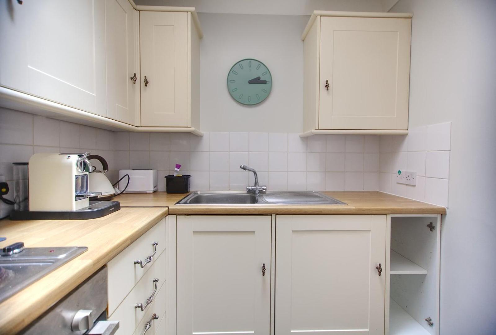 Sea Mist - Hastings Apartment ภายนอก รูปภาพ