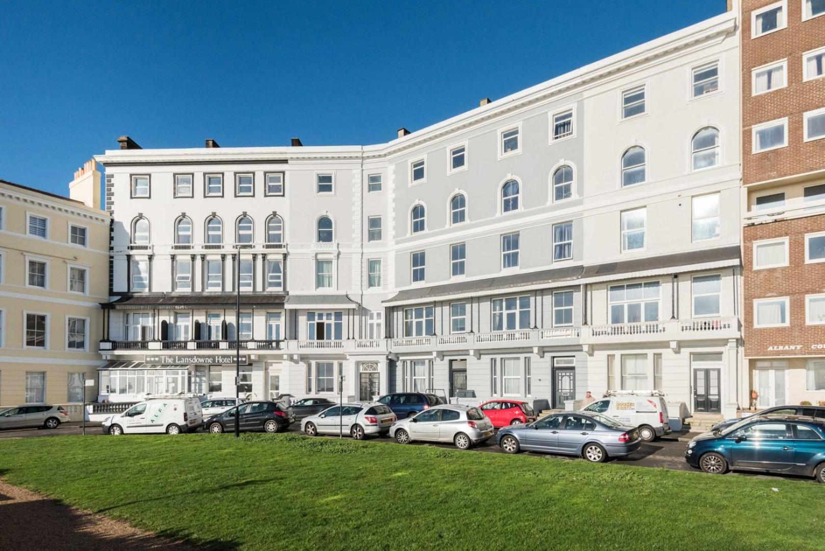 Sea Mist - Hastings Apartment ภายนอก รูปภาพ
